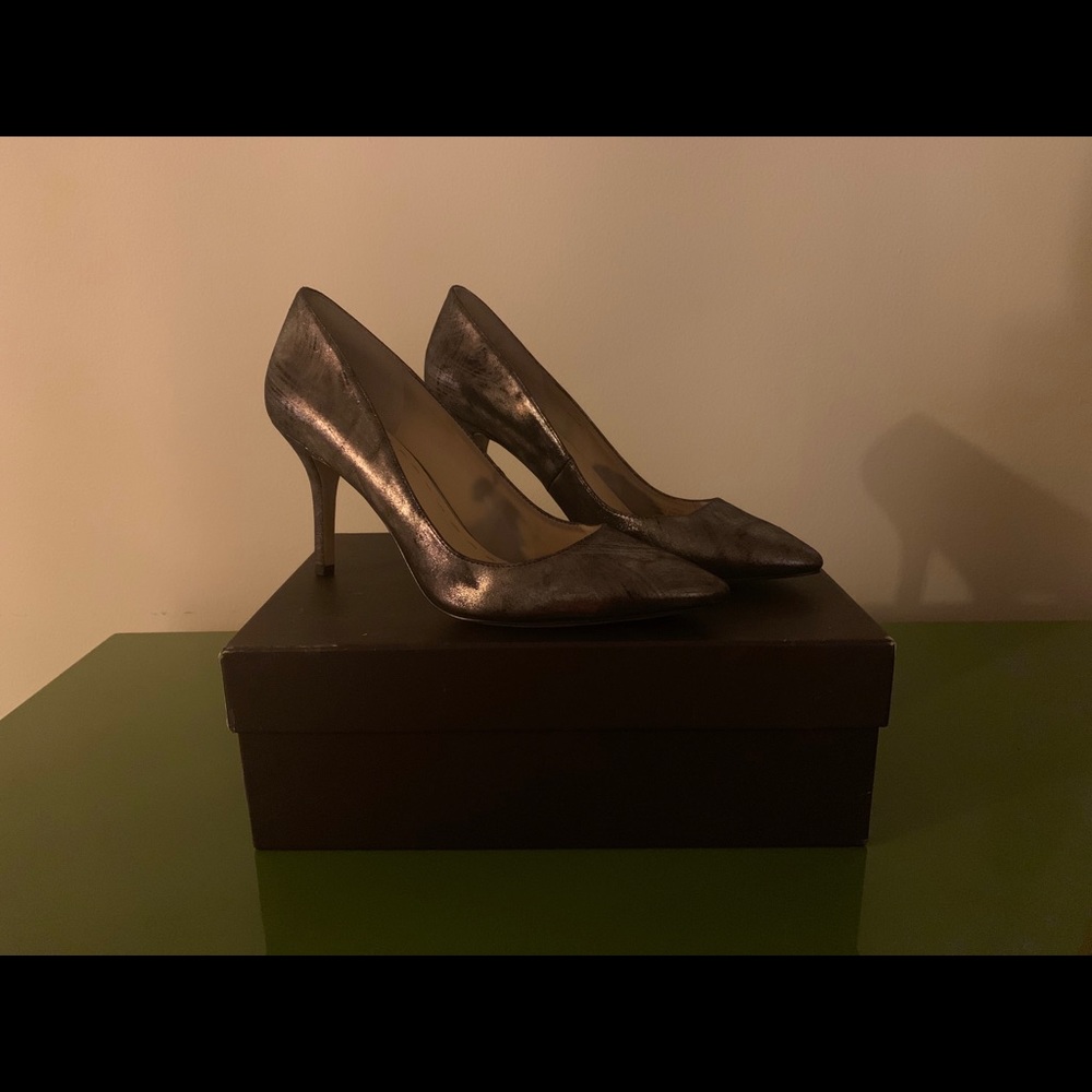 Enzo Angiolini Pewter Women’s Heel Size 10